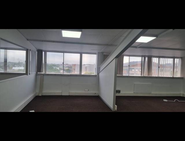 BUSINESS PROPERTY TO RENT IN MOWBRAY